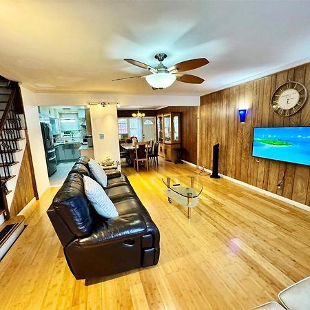 Lga Airport 3 Mins, 3 Bedroom Duplex House, Parking And Private Backyard, 9Mins Subway! New York Exterior photo