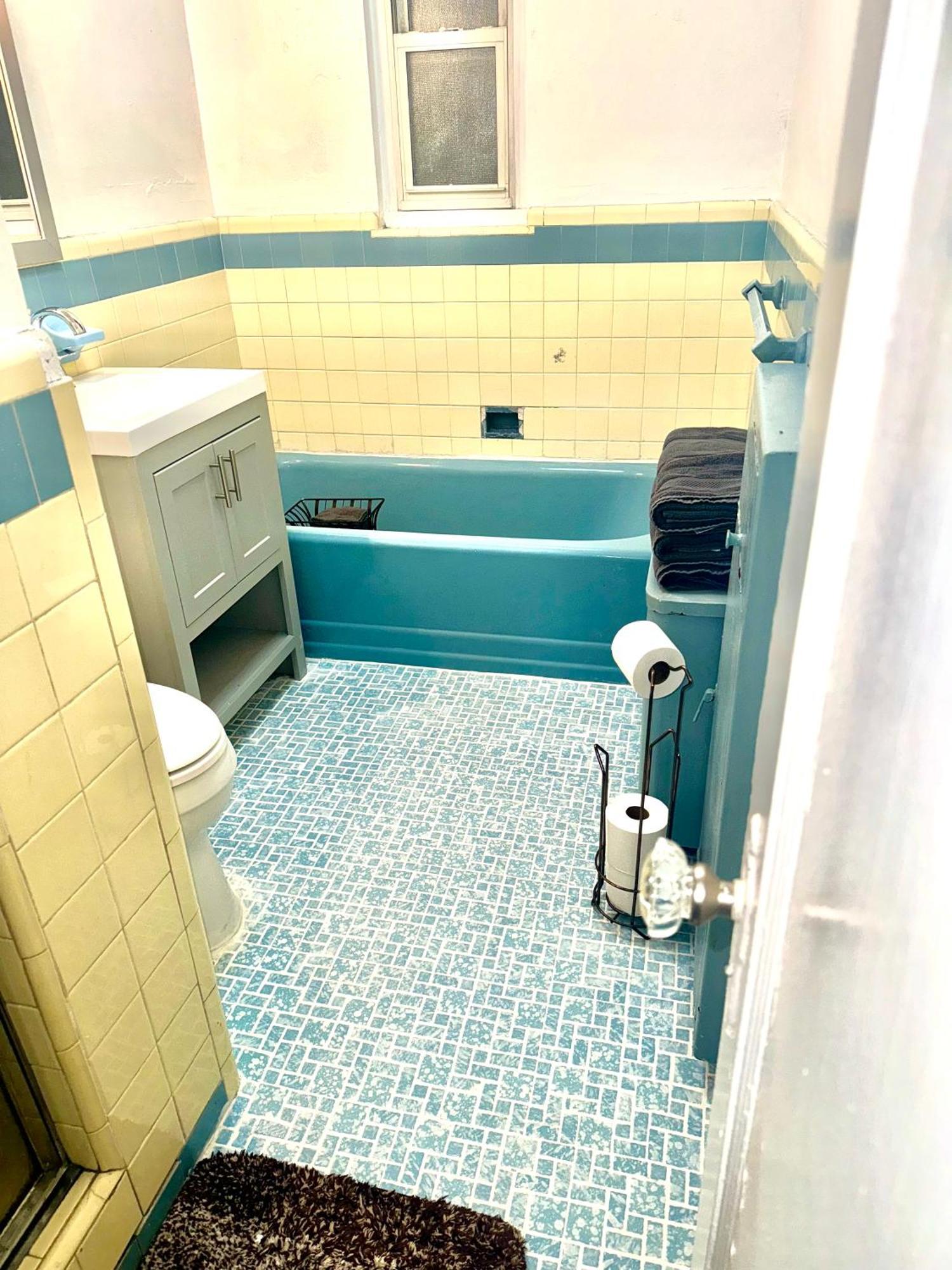 Lga Airport 3 Mins, 3 Bedroom Duplex House, Parking And Private Backyard, 9Mins Subway! New York Exterior photo