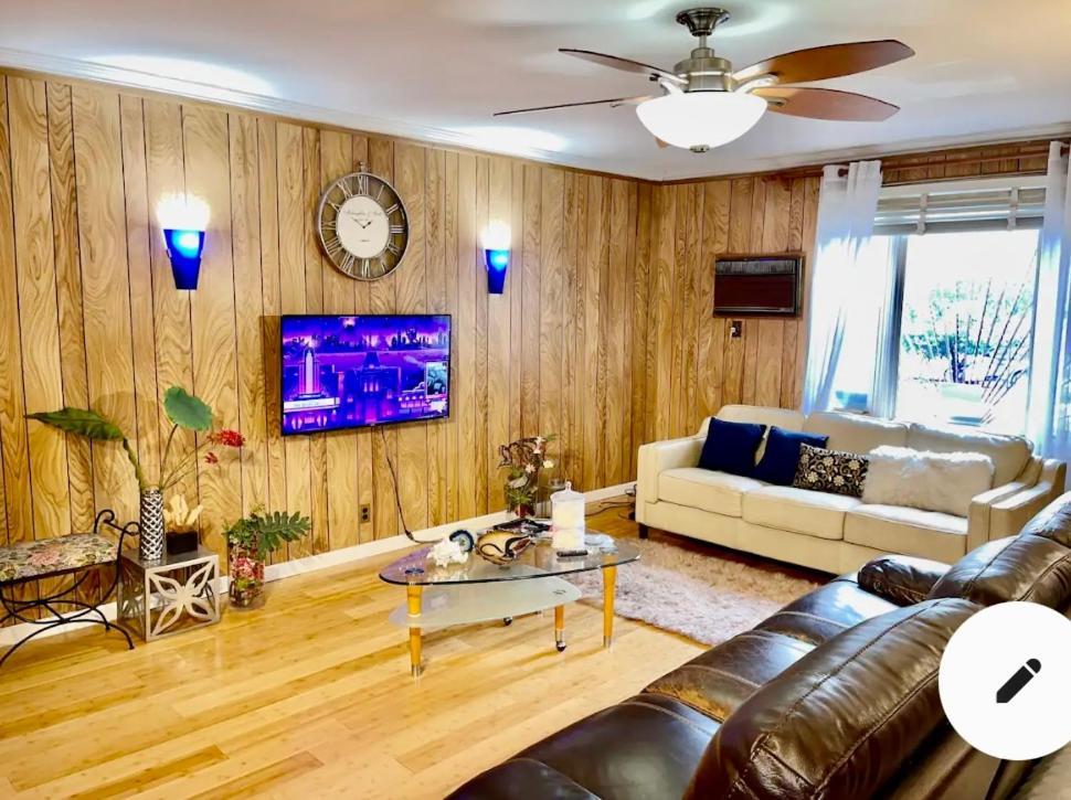 Lga Airport 3 Mins, 3 Bedroom Duplex House, Parking And Private Backyard, 9Mins Subway! New York Exterior photo