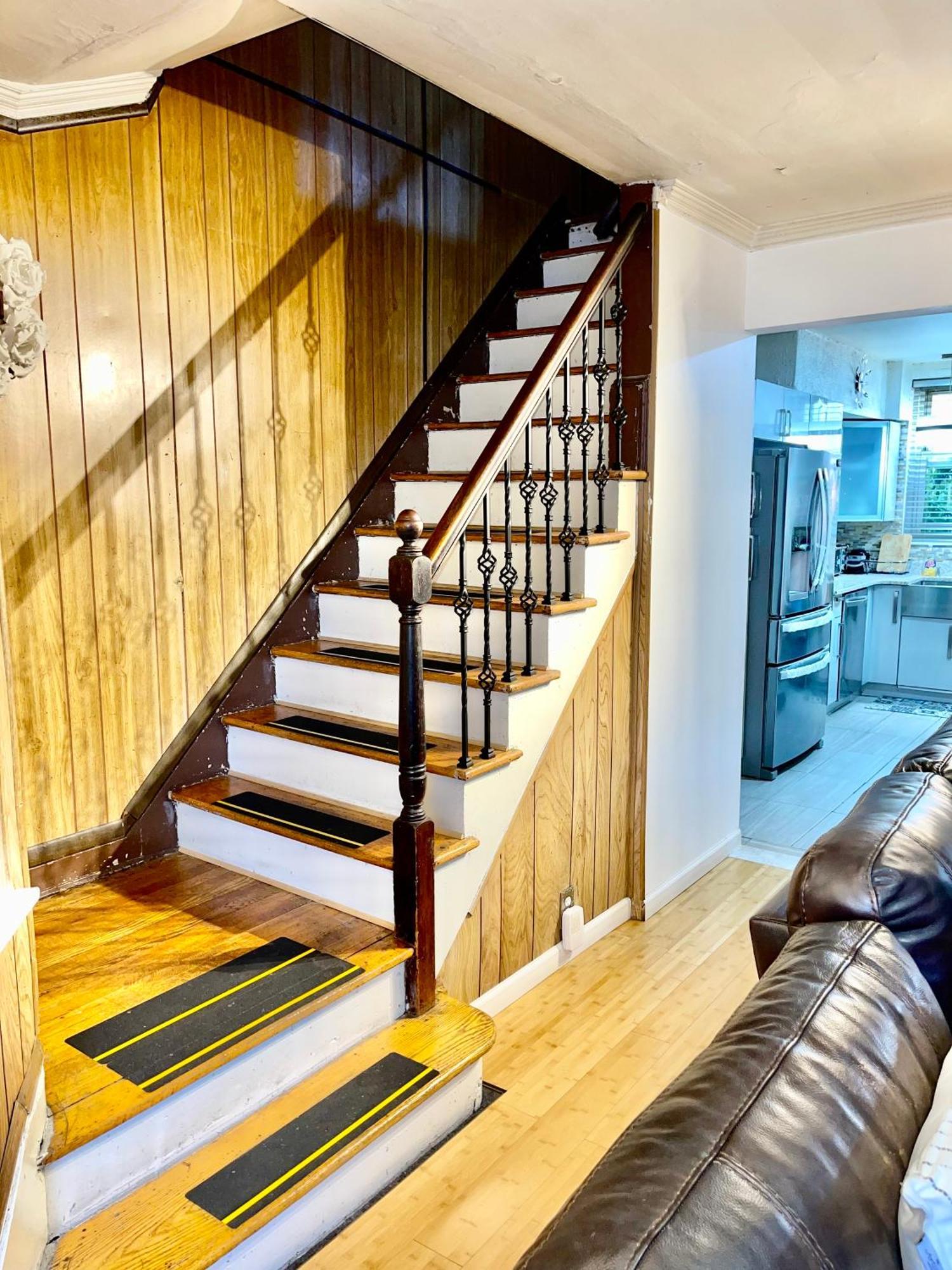 Lga Airport 3 Mins, 3 Bedroom Duplex House, Parking And Private Backyard, 9Mins Subway! New York Exterior photo